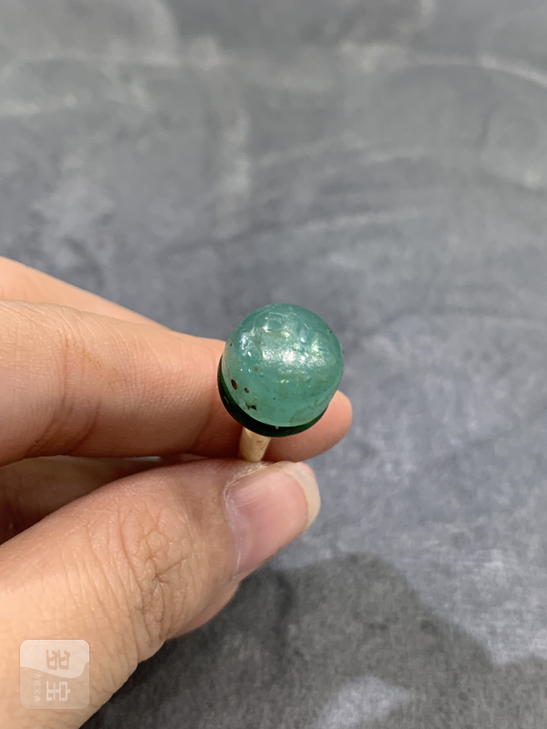 清康熙豇豆红釉鼻烟壶 - 图10